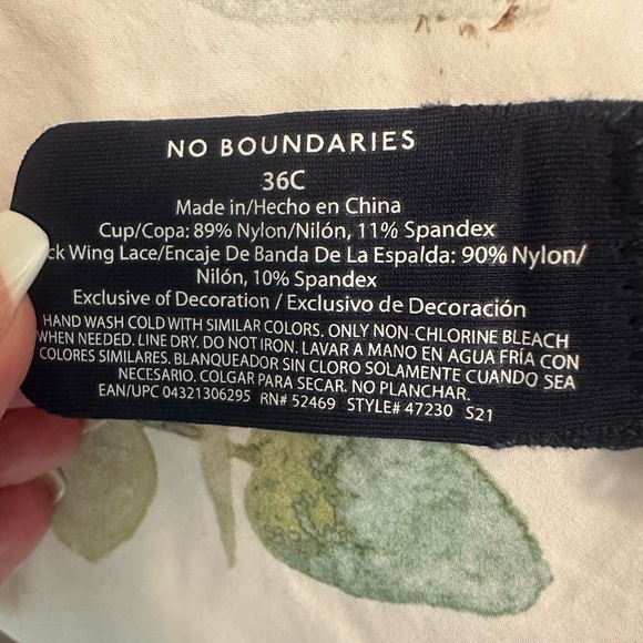 No Boundaries Black Bra with Adjustable Straps and Molded Cups - Picture 6 of 6